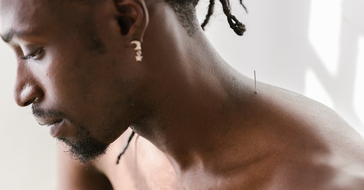 découvrez l'acupressure, une pratique ancestrale chinoise qui stimule des points spécifiques du corps pour soulager le stress, améliorer la circulation et favoriser un bien-être holistique. explorez ses bienfaits et apprenez à l'intégrer dans votre routine quotidienne.