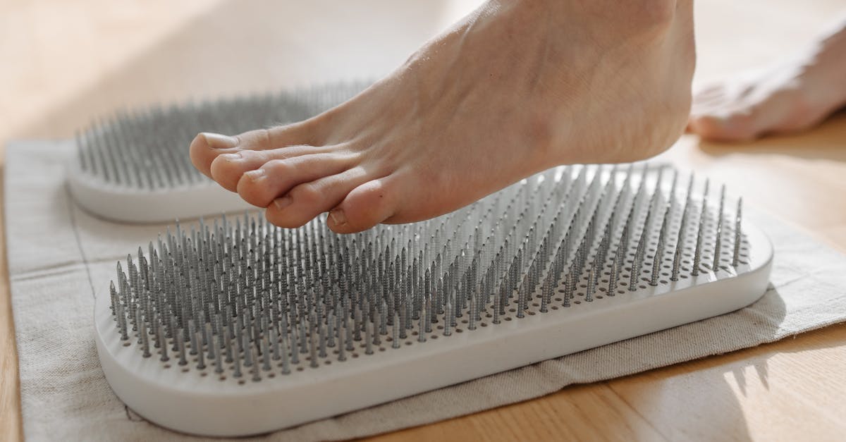 découvrez l'acupression, une technique de bien-être inspirée de la médecine traditionnelle chinoise qui utilise des points de pression pour soulager le stress, améliorer la circulation et favoriser la guérison naturelle. apprenez à libérer vos tensions et à retrouver harmonie et équilibre grâce à des pratiques simples et accessibles.