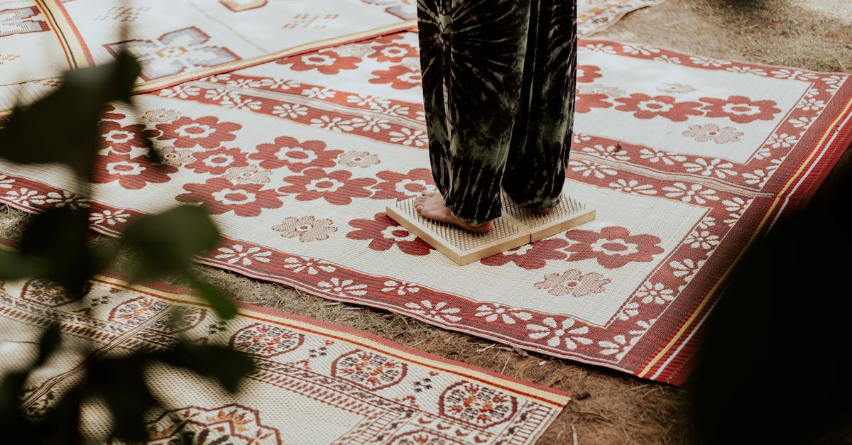découvrez les bienfaits de notre tapis d'acupression pour soulager le stress, améliorer la circulation sanguine et favoriser la relaxation. idéal pour une utilisation à domicile, ce tapis vous offre une expérience apaisante et régénérante. transformez vos moments de détente en une véritable séance de bien-être.