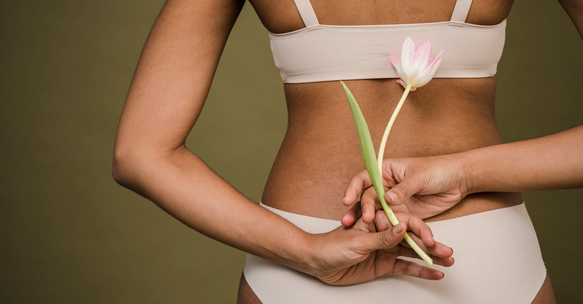 découvrez la collection de lingerie confident, alliant confort et élégance. des pièces conçues pour sublimer votre silhouette tout en vous offrant une sensation de bien-être. osez révéler votre confiance avec nos ensembles raffinés et audacieux.