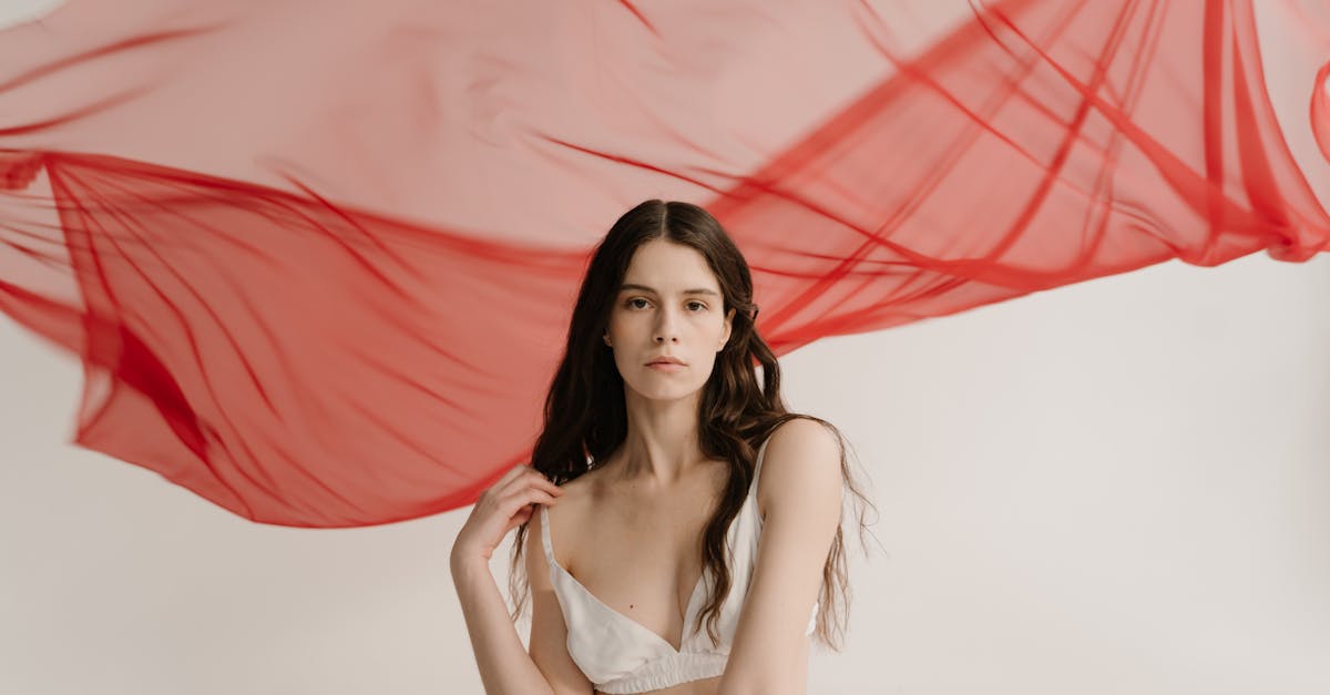 découvrez notre collection de lingerie sexy qui allie élégance et séduction. des modèles raffinés et audacieux pour exprimer votre féminité avec style. explorez des tissus délicats et des designs captivants pour des moments inoubliables.