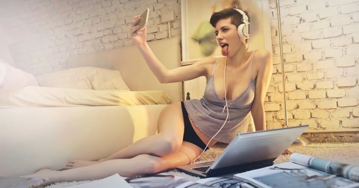découvrez notre collection de lingerie sexy, alliant élégance et séduction. offrez-vous des pièces uniques qui mettent en valeur votre silhouette tout en vous procurant un confort inégalé. faites de chaque instant un moment spécial grâce à notre sélection raffinée.