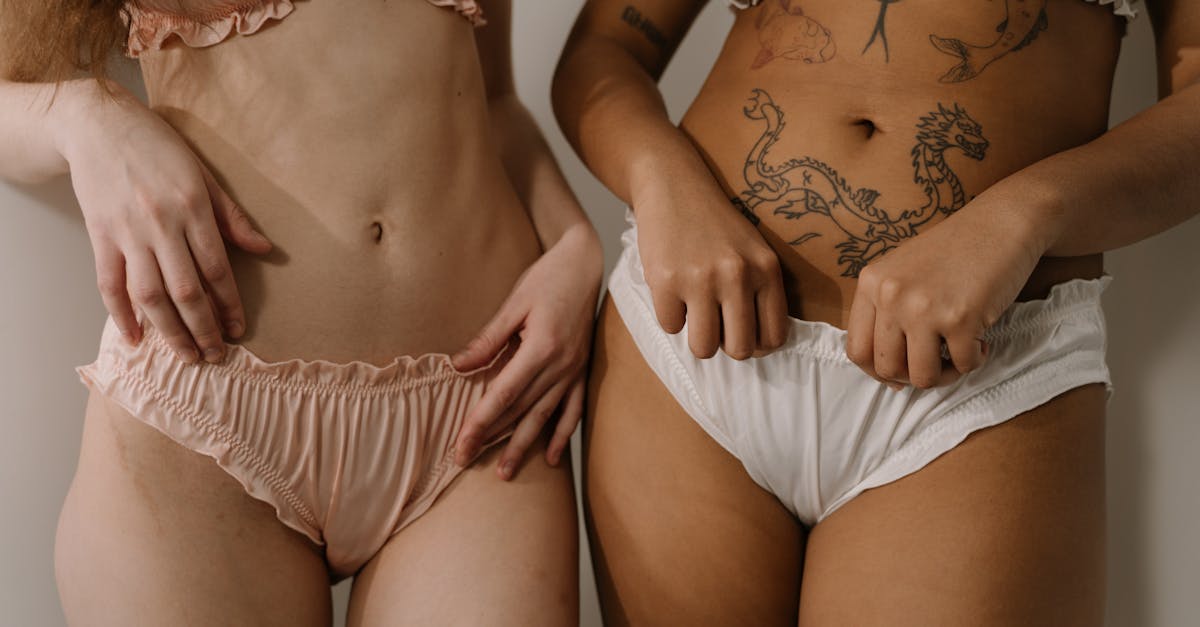 découvrez notre collection de lingerie sexy, alliant élégance et confort pour sublimer votre silhouette. idéale pour toutes les occasions, nos pièces raffinées sauront séduire et mettre en valeur votre sensualité.