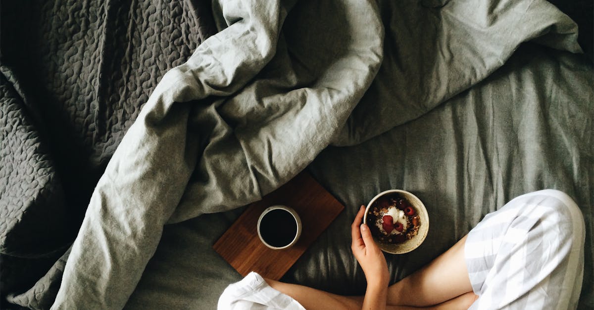 découvrez tout ce qu'il faut savoir sur le plaisir anal : conseils, précautions et astuces pour une expérience agréable, en toute sécurité et sans tabous.