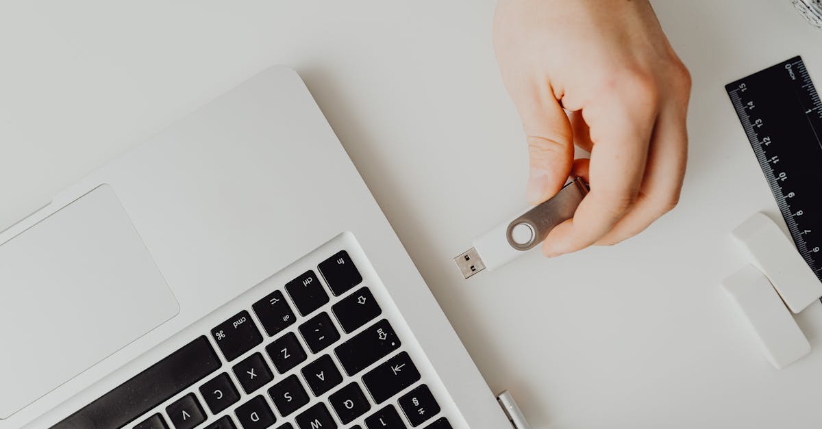 découvrez tout ce que vous devez savoir sur les plugs anaux : conseils d’utilisation, sécurité, choix des matériaux et recommandations pour débutants ou utilisateurs expérimentés. explorez en toute sérénité et plaisir.