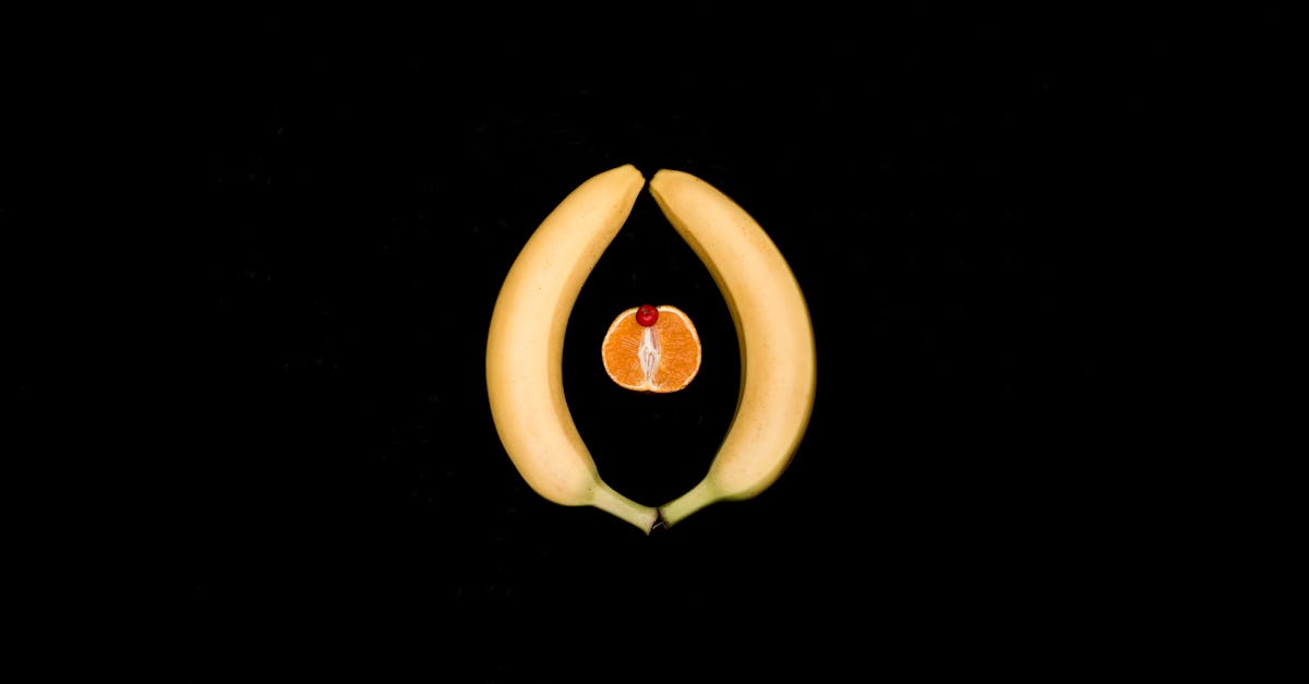 découvrez tout ce qu'il faut savoir sur le clitoris : anatomie, fonction, santé et conseils pour mieux comprendre ce centre du plaisir féminin.