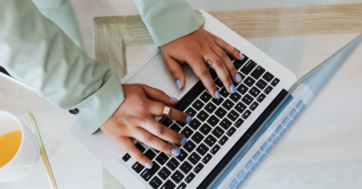 découvrez le plaisir augmenté avec le connected penis ring : une bague péniène connectée offrant contrôle, vibrations et stimulation personnalisée depuis votre smartphone. idéal pour explorer en solo ou en couple.