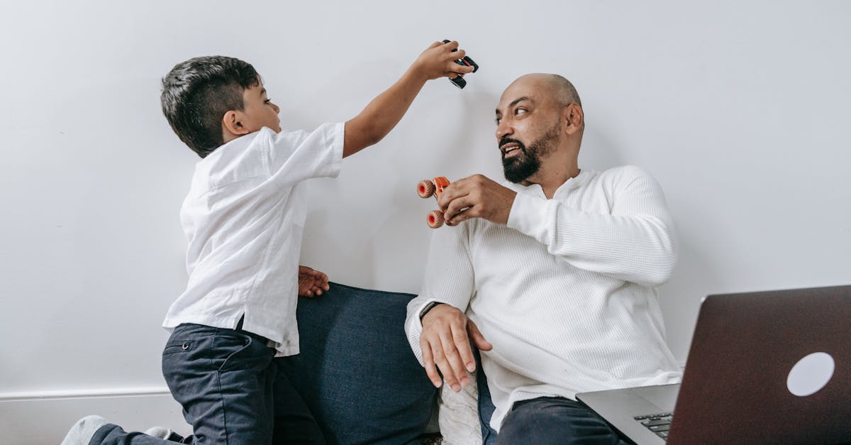 découvrez les sex toys connectés : explorez de nouvelles sensations grâce à la technologie, avec contrôle à distance, applications mobiles et expériences personnalisées pour pimenter votre vie intime en solo ou à deux.