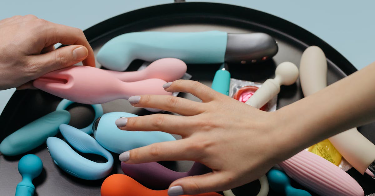 découvrez tout ce qu'il faut savoir sur les dildos : types, utilisations, conseils d'achat, sécurité et astuces pour une expérience intime personnalisée et agréable.