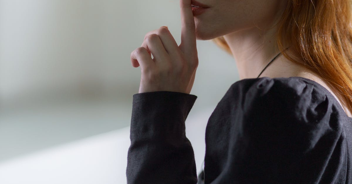 découvrez des conseils et des informations sur la masturbation discrète : techniques, astuces pour préserver votre intimité et bien-être. guide destiné aux adultes souhaitant explorer leur sexualité en toute confidentialité.