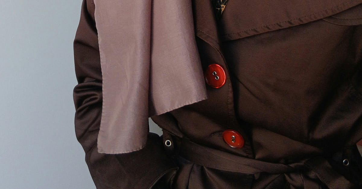 découvrez notre collection d'accessoires de domination pour pimenter vos jeux de rôles et explorer de nouvelles sensations en toute sécurité. large choix, qualité et discrétion assurées.