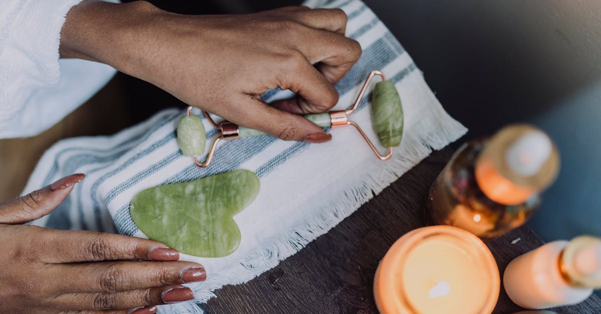 découvrez les bougies de massage comestibles : une expérience sensorielle unique alliant plaisir, chaleur et douceur pour des moments de détente gourmands à partager en couple.
