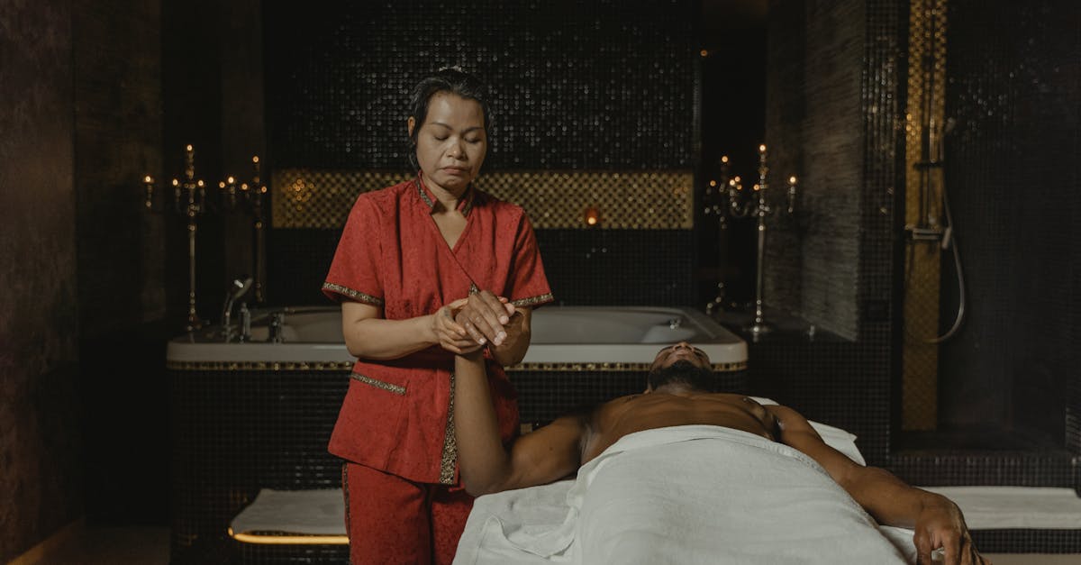 découvrez les bougies de massage comestibles : parfumez, détendez et savourez des instants de bien-être grâce à ces bougies spéciales, sûres pour la peau et délicieuses à goûter, idéales pour les moments intimes.