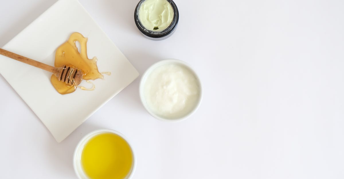 découvrez une huile de massage érotique idéale pour éveiller les sens, hydrater la peau et offrir des moments intimes inoubliables à deux.