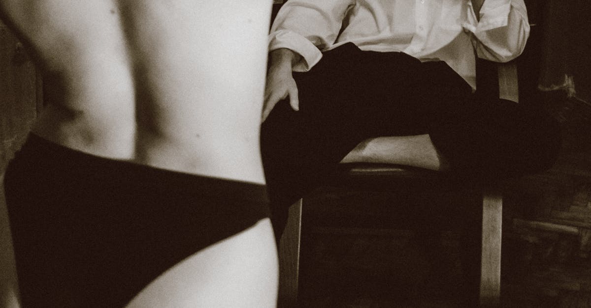 découvrez tout sur le foreplay : astuces, conseils et techniques pour pimenter votre vie intime, renforcer la complicité dans votre couple et maximiser le plaisir avant l'acte amoureux.