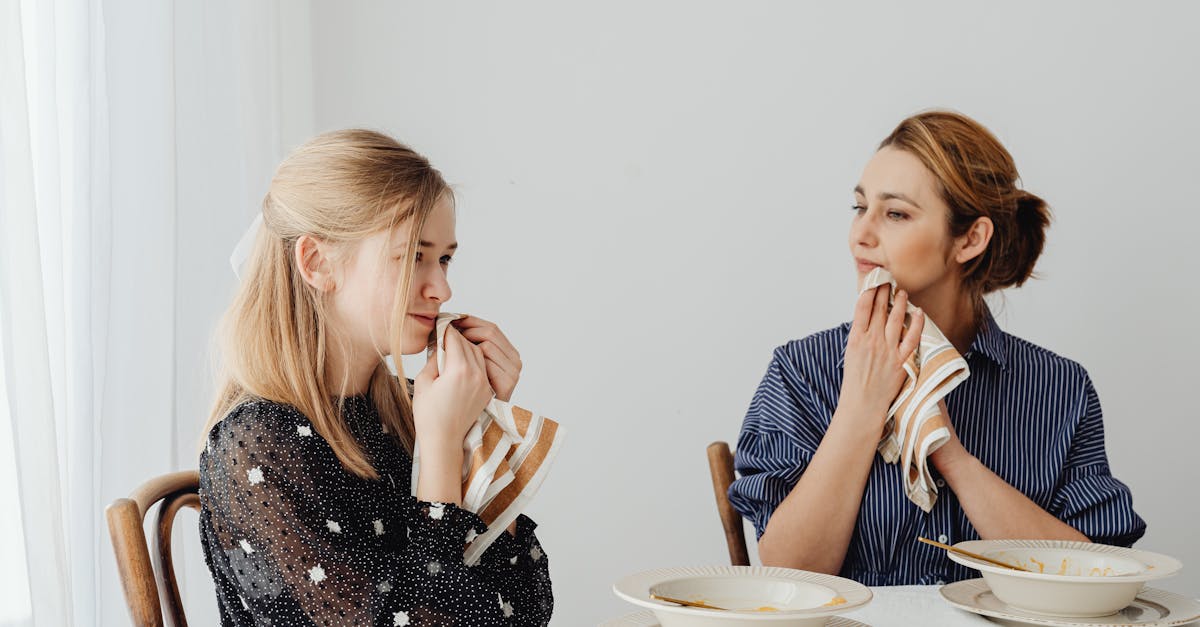 découvrez nos lingettes intimes : une solution douce, efficace et pratique pour l’hygiène quotidienne. formulées pour respecter l’équilibre naturel de la peau, elles apportent fraîcheur et confort à tout moment de la journée.