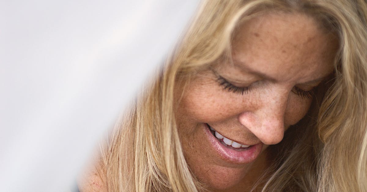 découvrez nos lingettes intimes, spécialement conçues pour l’hygiène quotidienne et le respect de la peau sensible. pratiques, douces et efficaces pour une sensation de fraîcheur à tout moment.