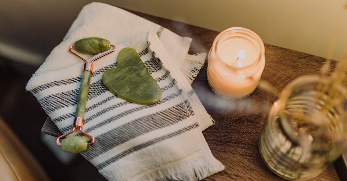 découvrez la bougie de massage, un soin sensoriel alliant ambiance chaleureuse et bienfaits hydratants. parfaite pour détendre le corps et apaiser l’esprit, elle transforme chaque massage en véritable moment de bien-être.