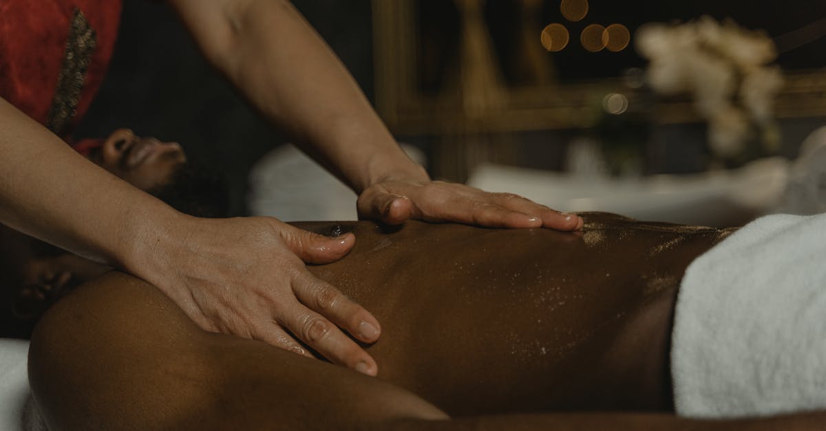 découvrez notre huile de massage nourrissante, idéale pour détendre vos muscles, hydrater la peau et offrir un moment de bien-être absolu. parfaite pour tous les types de massages à la maison ou en institut.