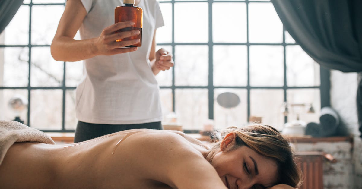 découvrez notre huile de massage naturelle, idéale pour détendre le corps, nourrir la peau et profiter d’un moment de bien-être grâce à ses ingrédients végétaux de qualité.
