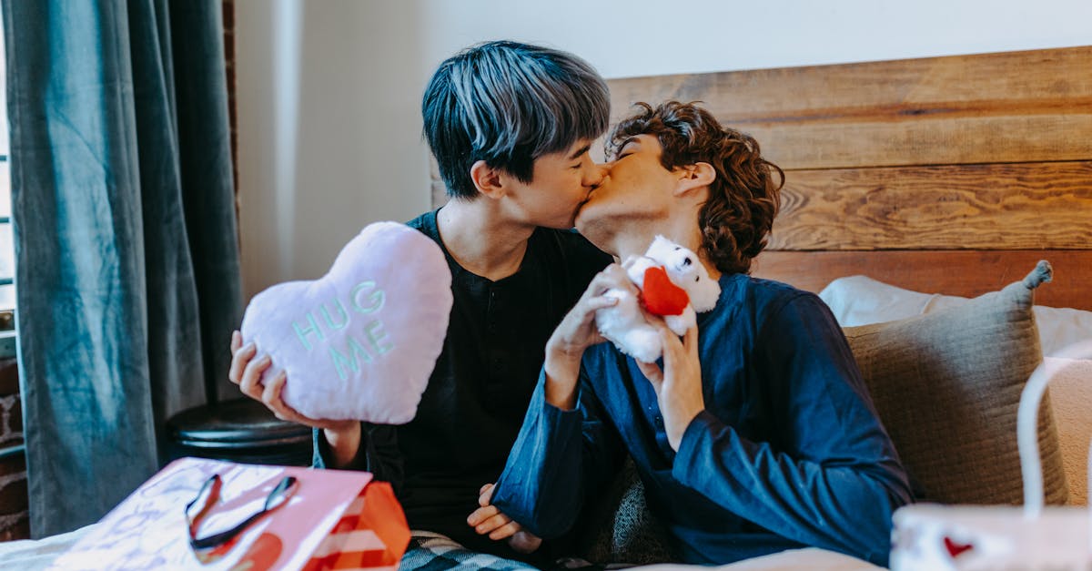 découvrez le plaisir innovant avec les sextoys télécommandés : explorez des sensations intimes à distance, seul(e) ou en couple, pour pimenter votre vie sexuelle en toute discrétion.