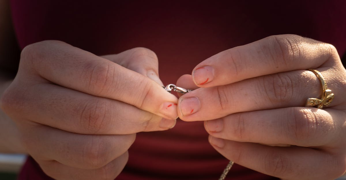 découvrez le vibrating ring, un anneau vibrant conçu pour intensifier le plaisir lors de vos moments intimes. profitez d'une expérience sensorielle unique et de sensations inédites en couple.